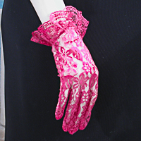 Lace wrist gloves